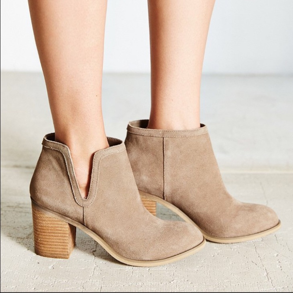 Urban Outfitters Dindle Suede Ankle Boot
